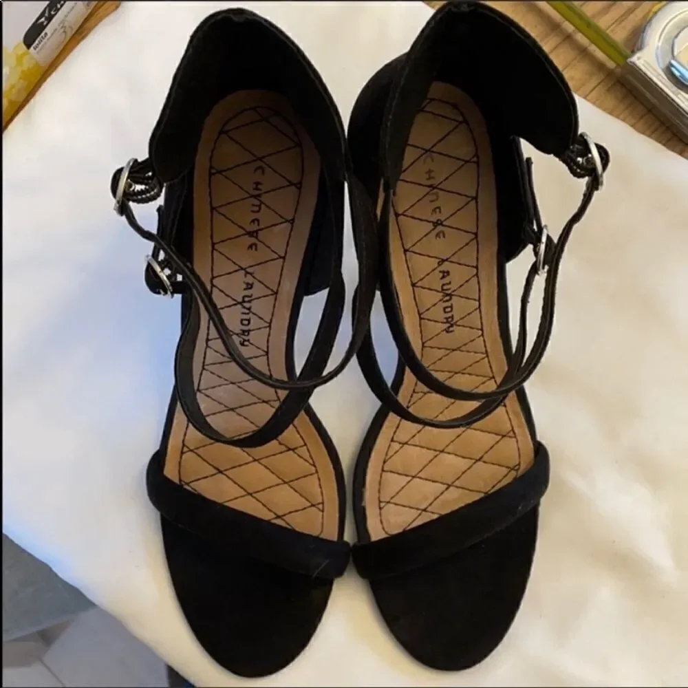 CHINESE LAUNDRY BLACK MICROSUEDE SANDALS. …